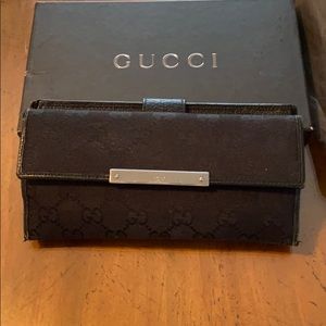 Gucci GG Canvas Wallet